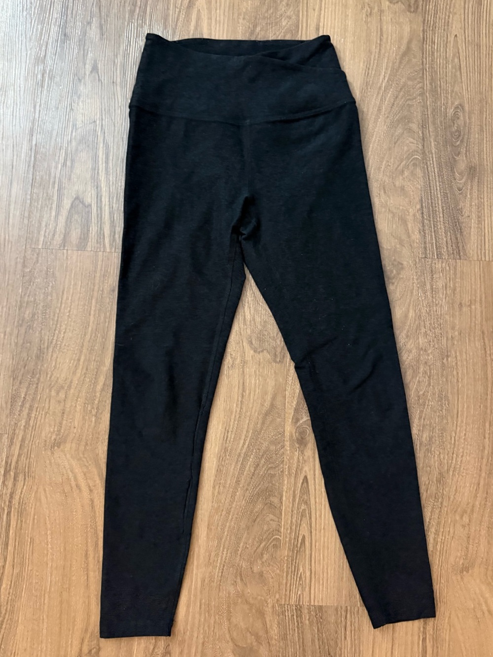Beyond Yoga black spacedye crossover leggings in size S